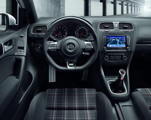 Volkswagen Golf GTI 2009 (Фольксваген Гольф ГТИ) хэтчбек — 5