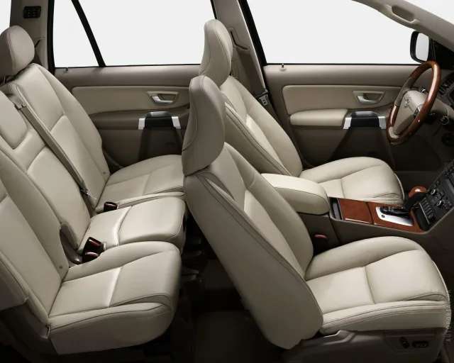 Volvo XC90 2.4D MT Kinetic — 4