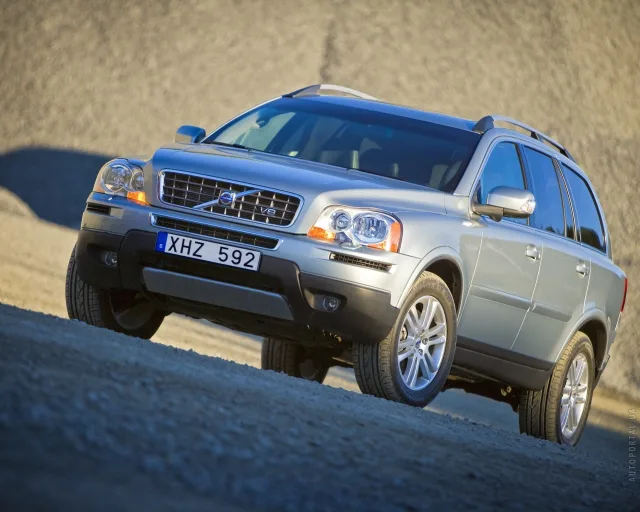 Volvo XC90 2.4D MT Kinetic — 20