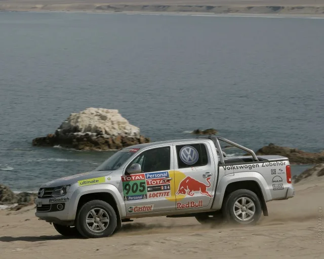Volkswagen Amarok 2.0D MT Basis 4Motion 4WD (180) — 6
