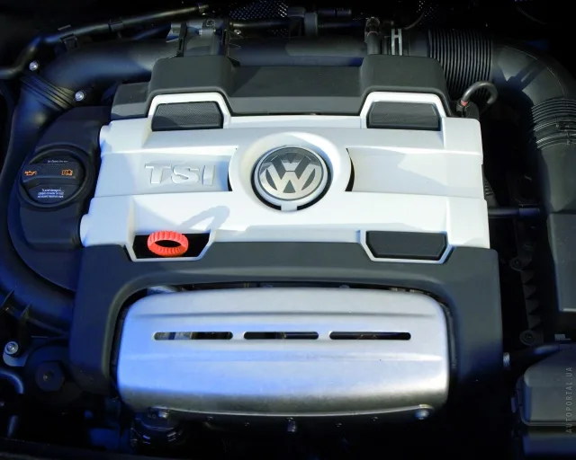 Volkswagen Passat 2011 седан — 14