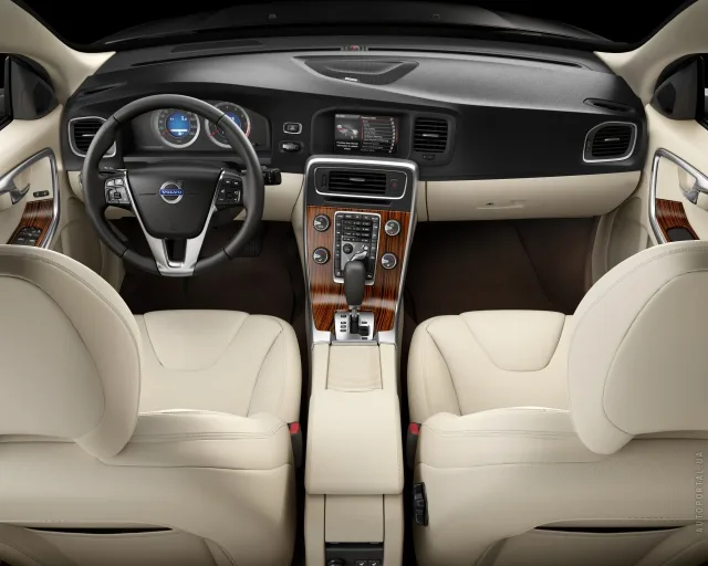Volvo S60 2010 седан — 7