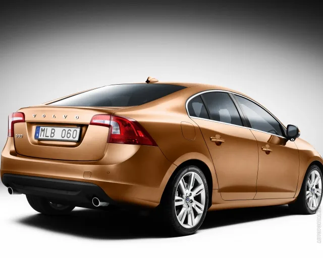 Volvo S60 2010 седан — 16