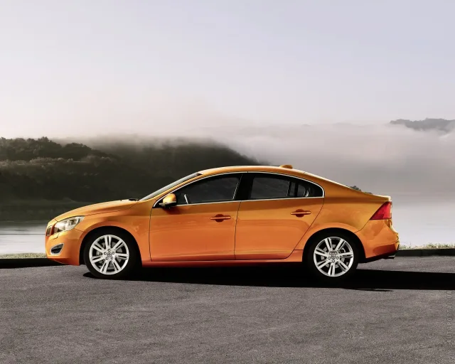 Volvo S60 2010 седан — 24