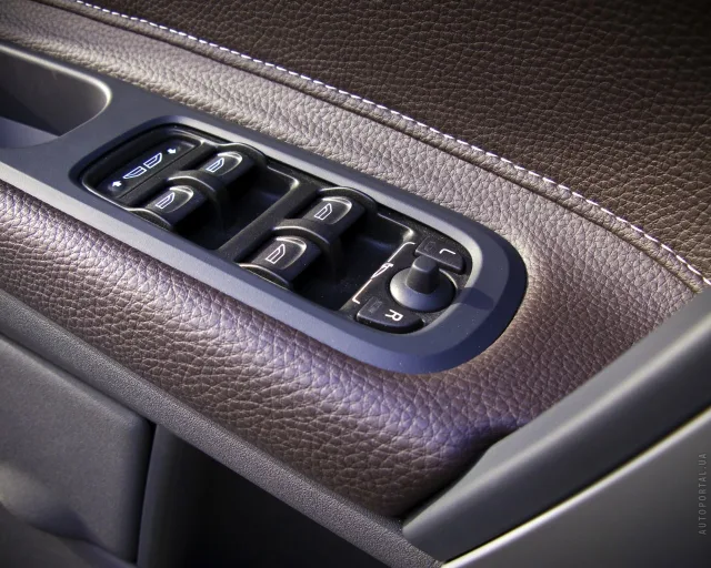 Volvo S40 2004 (Вольво С40) седан — 8