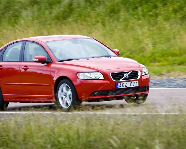 Volvo S40 2004 (Вольво С40) седан — 16