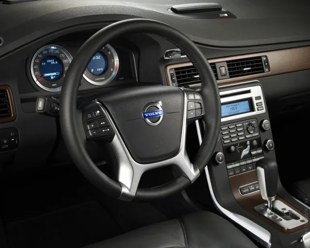 Volvo S80 седан — 24