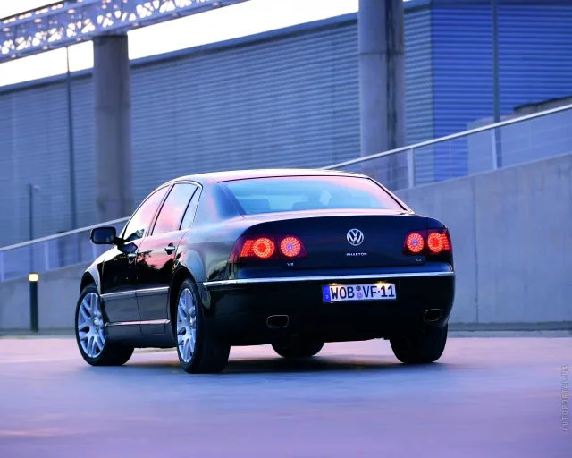 Volkswagen Phaeton 3.2 AT Long — 12