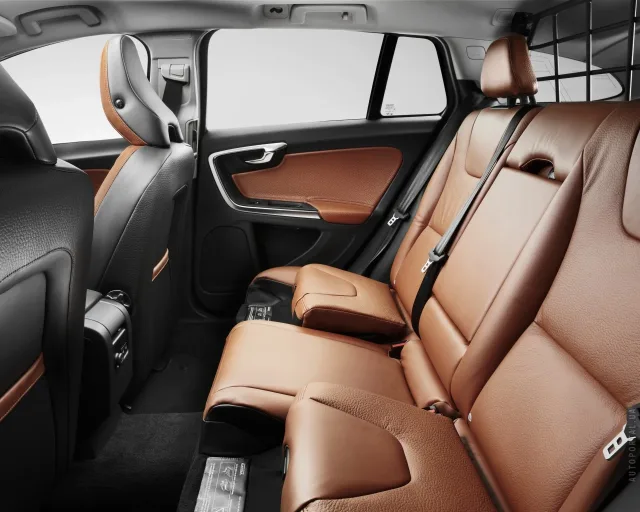 Volvo V60 2010 універсал — 2