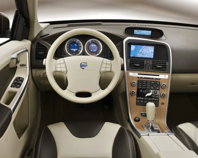 Volvo XC60 2008 кросовер — 10