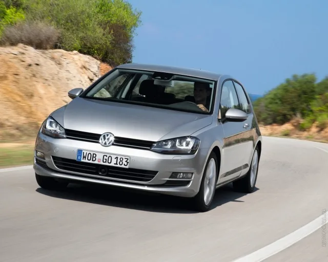 Volkswagen Golf VII 2012 3-дверний хетчбек — 21