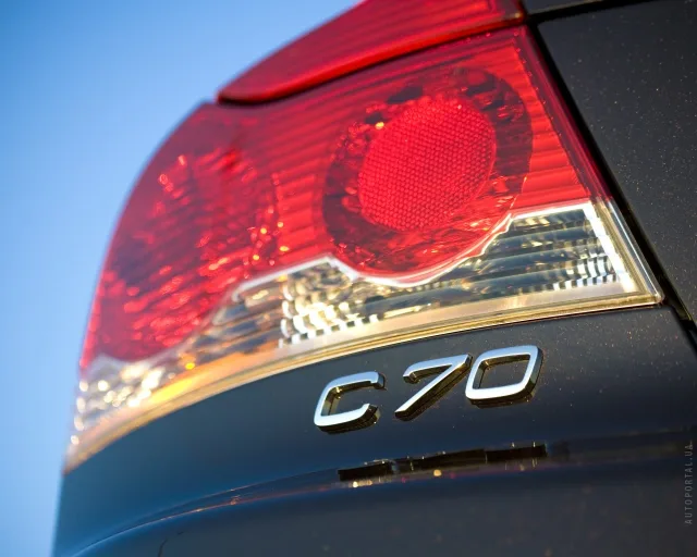 Volvo C70 2,4D AT Summum — 22