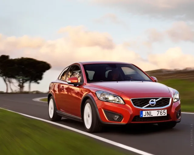 Volvo C30 2010 хетчбек — 24