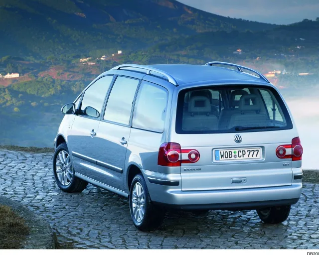 Volkswagen Sharan 2004 мінівен — 5