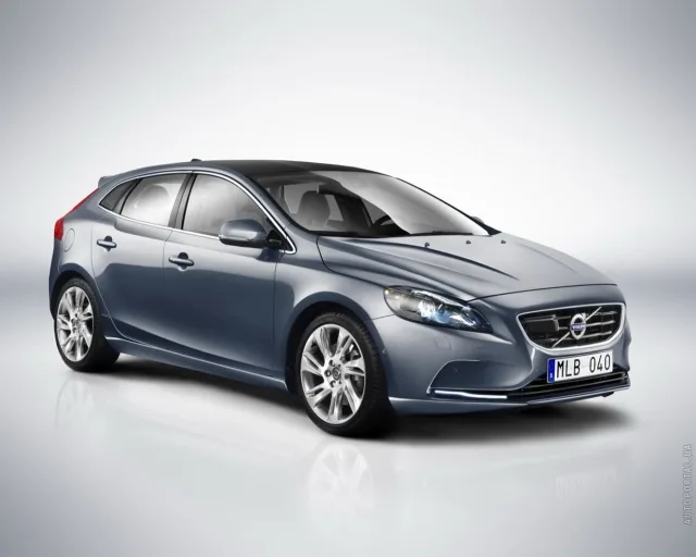 Volvo V40 2.0 D3 MT Base — 16