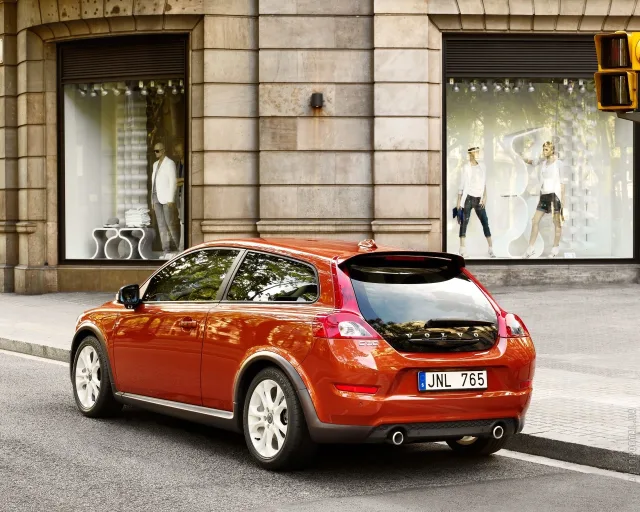 Volvo C30 2010 хетчбек — 15