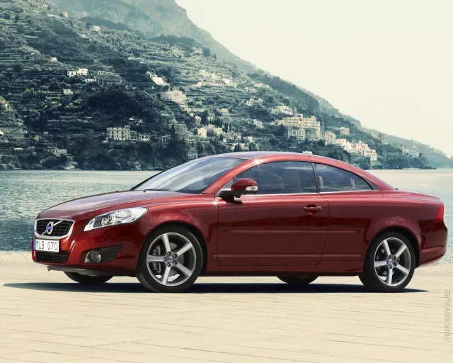 Volvo C70 2.4 MT Summum — 10