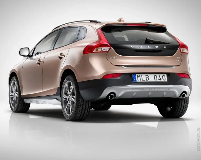 Volvo V40 Cross Country кросовер — 19