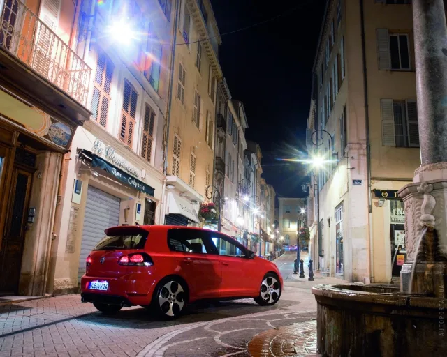 Volkswagen Golf GTI 2009 (Фольксваген Гольф ГТИ) хэтчбек — 17