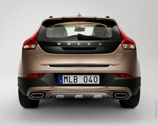 Volvo V40 Cross Country кросовер — 18