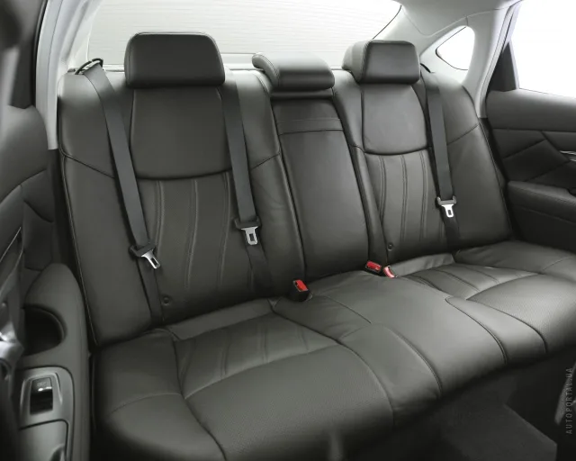 Infiniti M/Q70 седан — 16
