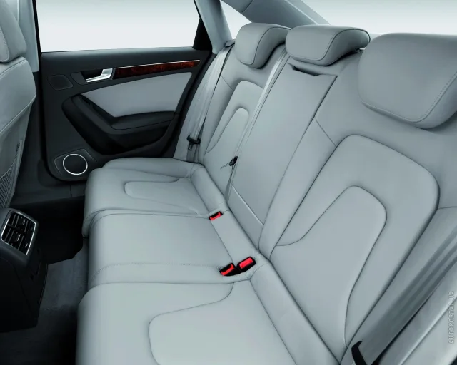 Audi A4 2008 седан — 7