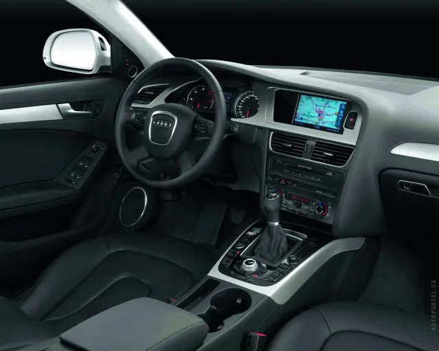 Audi A4 2008 седан — 8