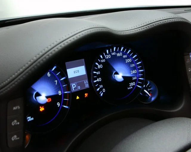 Infiniti M/Q70 седан — 7