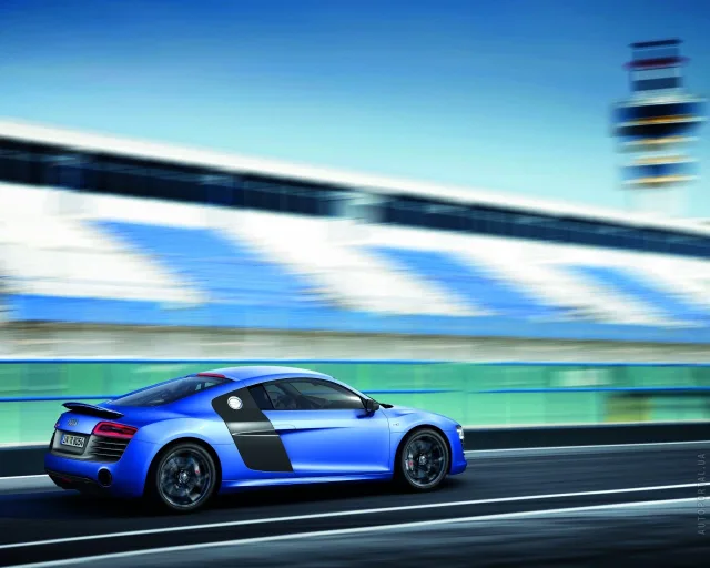 Audi R8 2012 купе — 23