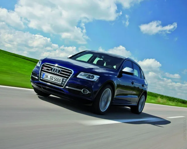 Audi SQ5 2013 кросовер — 3