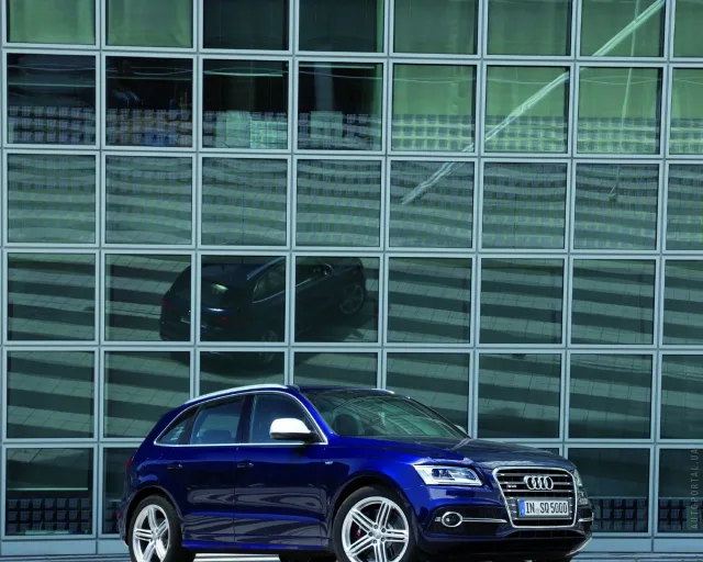 Audi SQ5 2013 кросовер — 4