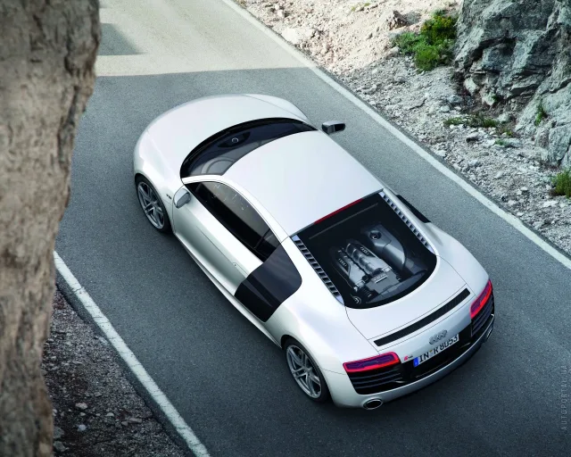 Audi R8 2012 купе — 8