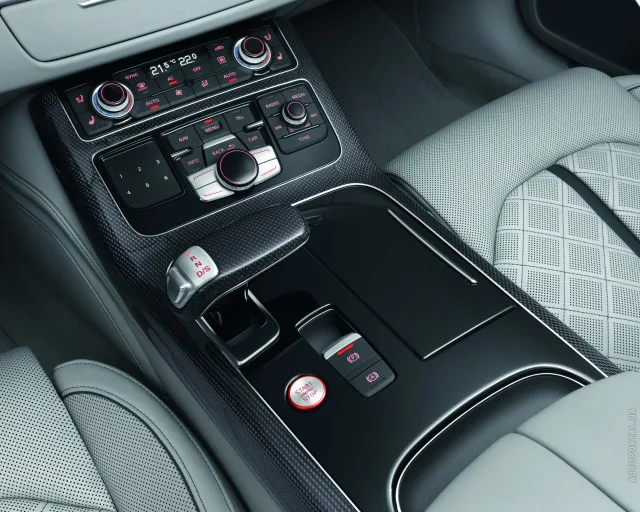 Audi S8 2013 4.0 AT — 10