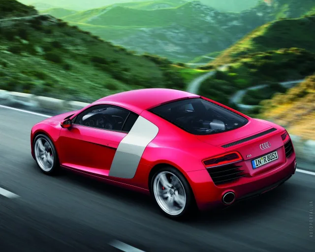 Audi R8 2012 купе — 24