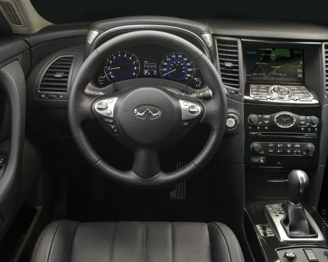 Infiniti FX/QX70 кросовер — 5