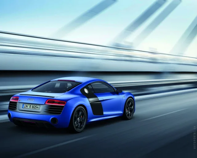 Audi R8 2012 купе — 9