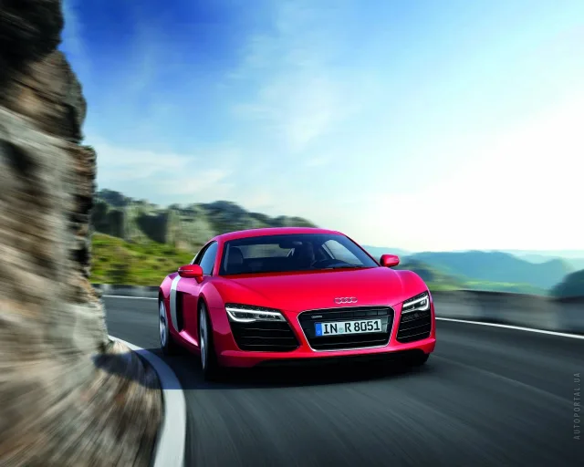Audi R8 2012 купе — 17