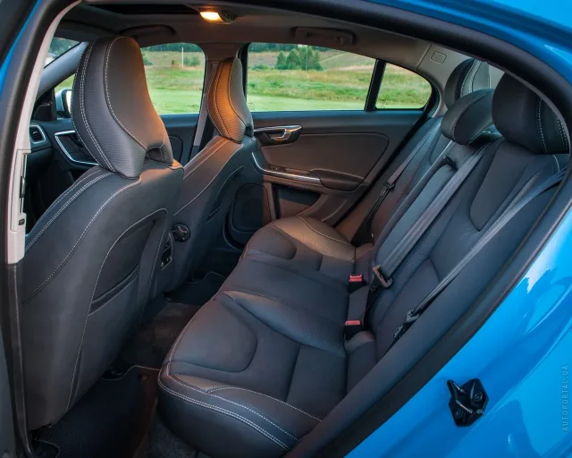 Volvo S60 2013 (Вольво C60) седан — 3