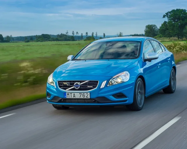 Volvo S60 2013 (Вольво C60) седан — 11