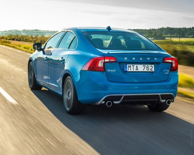 Volvo S60 2013 (Вольво C60) седан — 19