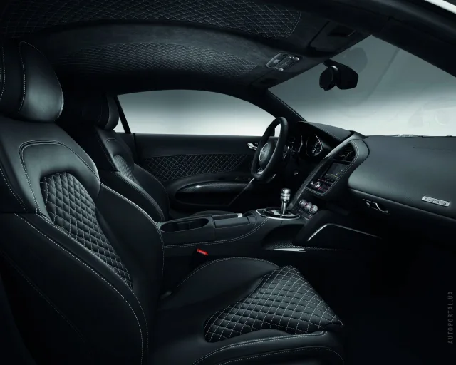 Audi R8 2012 купе — 6