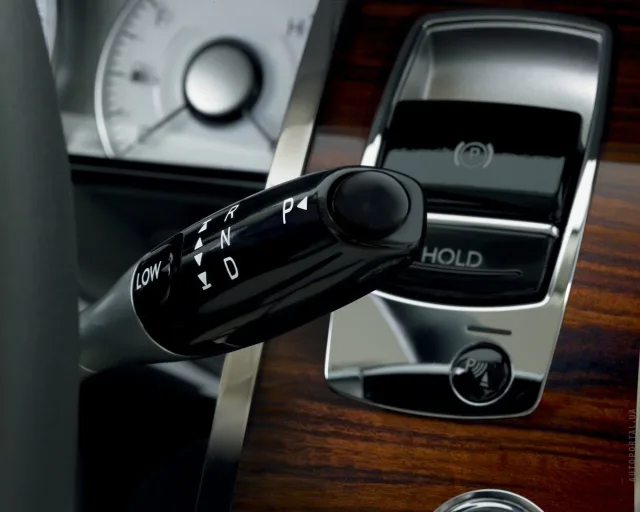 Rolls-Royce Ghost 2010 sedan — 4