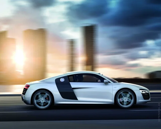 Audi R8 2012 купе — 22