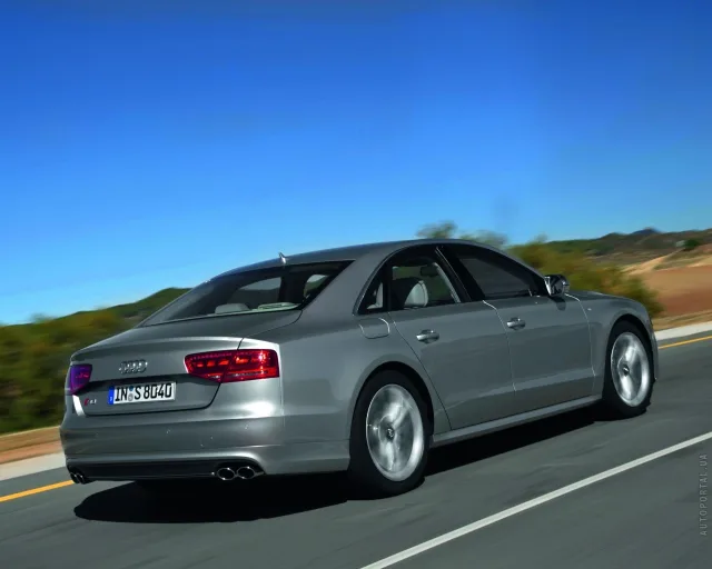 Audi S8 2013 4.0 AT — 17