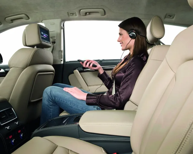 Audi Q7 2009 crossover — 15