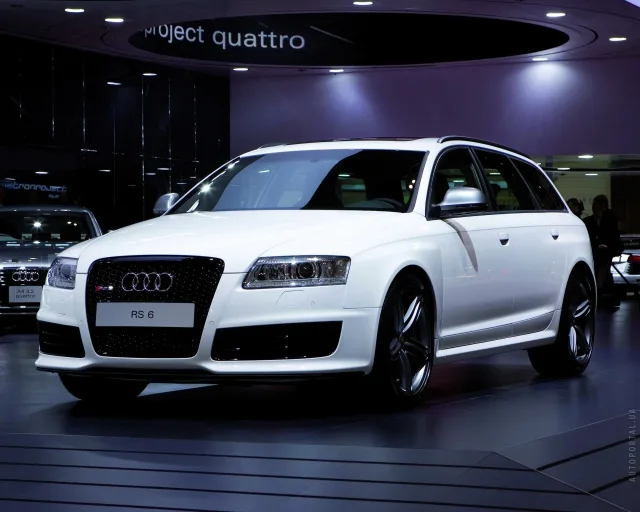 Audi RS6 Avant 2009 універсал — 16