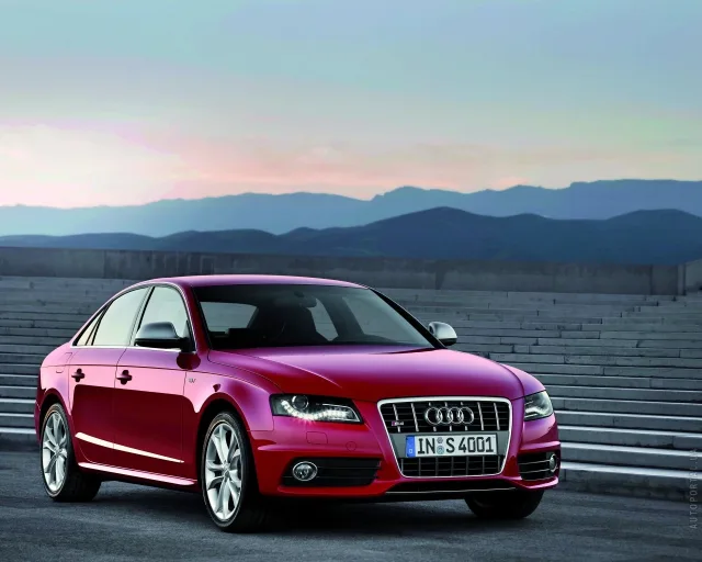 Audi S4 2009 sedan — 24