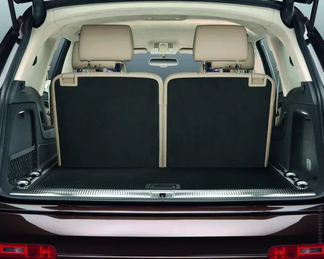 Audi Q7 2009 crossover — 4