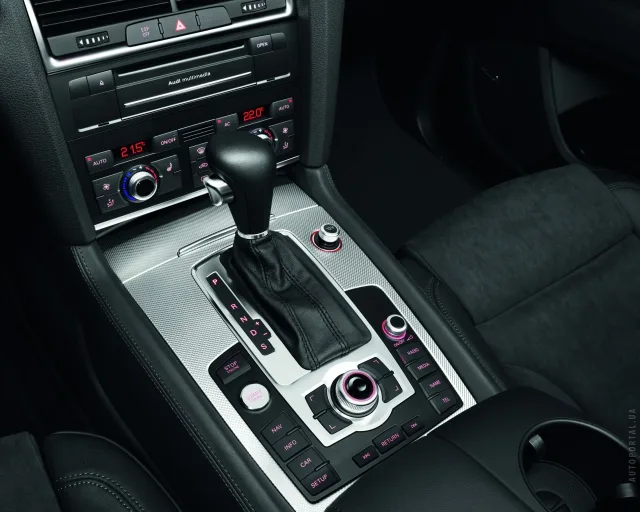 Audi Q7 2009 crossover — 12