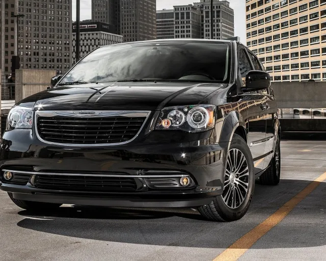 Chrysler Town&Country 3.6 AT S — 13